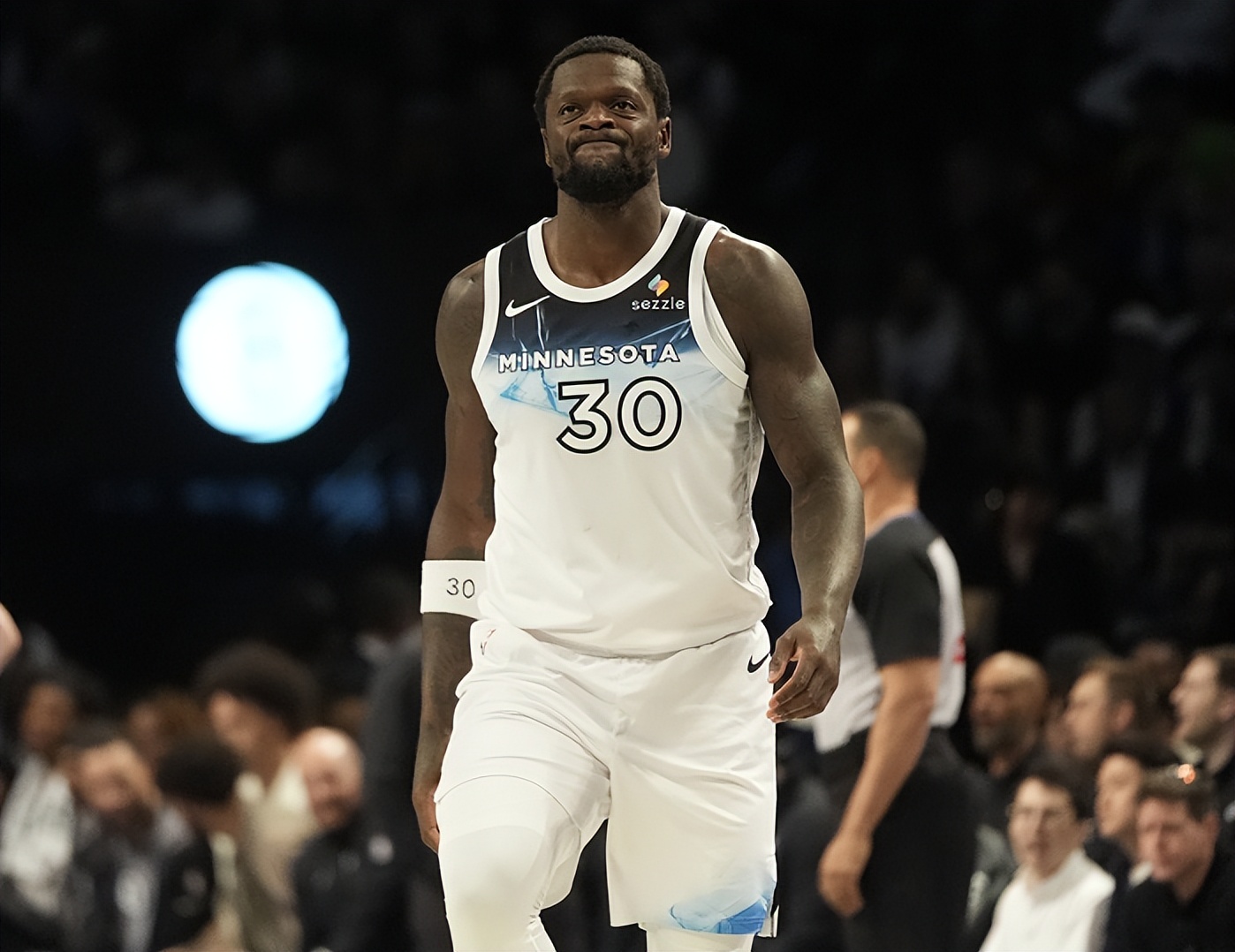 星空体育app赛后克里夫兰骑士主帅复盘：NBA季后赛节点到来，话题不断，纪律约束更严格的简单介绍