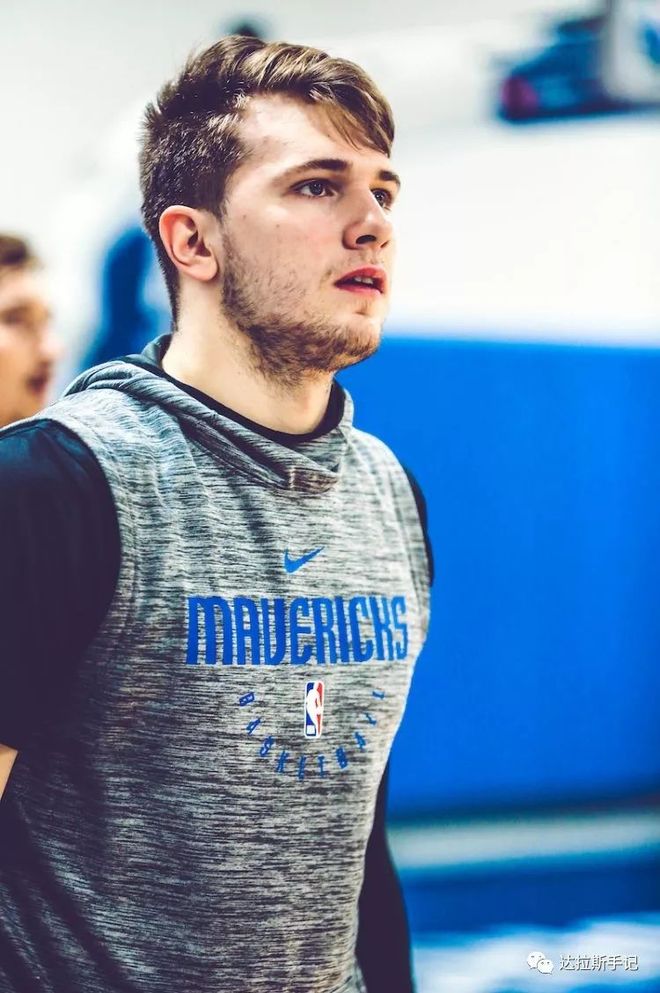 星空体育官网圣安东尼奥马刺训练开放日，窗口期内部沟通引欢呼，全明星赛在即，高层口径保持一致的简单介绍