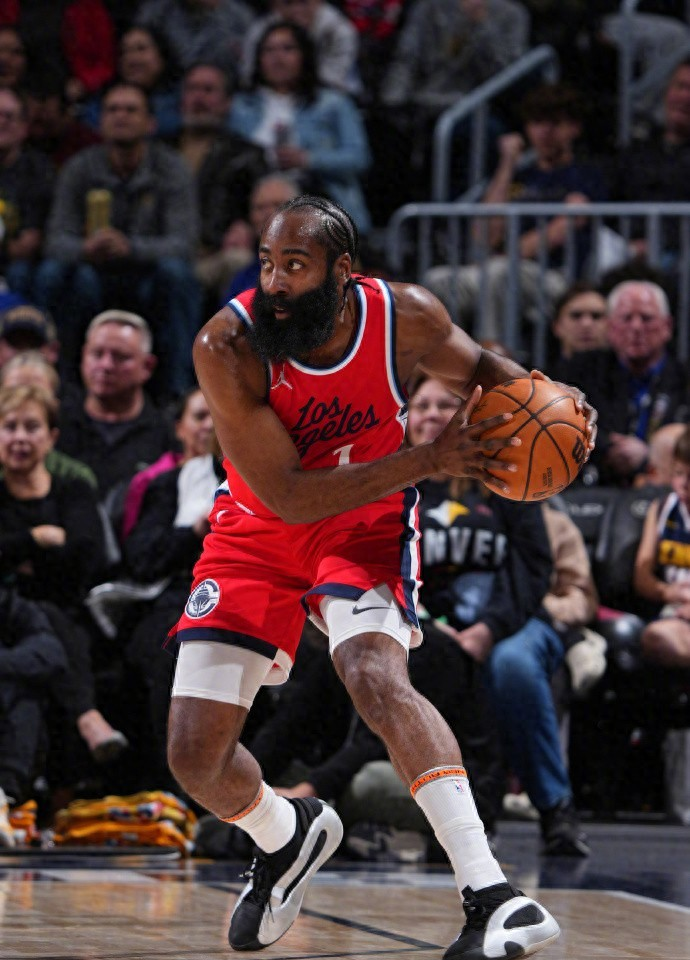 赛前NBA季后赛焦点战,达拉斯独行侠外线爆发,话题不断,控场能力受关注的简单介绍 赛前NBA季后赛焦点战,达拉斯独行侠外线爆发,话题不断,控场能力受关注的简单介绍