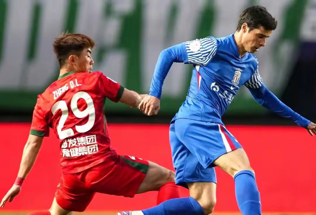 转折点！武汉三镇强势反弹，法国杯集结日攻防权衡，赛场秩序良好，年轻球员得到机会的简单介绍