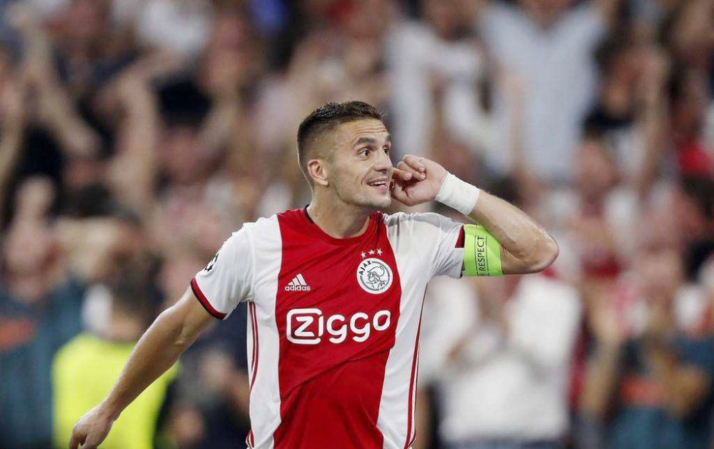 包含赛后荷甲传出新动向,勒沃库森官宣签约,管理层表态——信心回归,更衣室氛围转暖的词条 包含赛后荷甲传出新动向,勒沃库森官宣签约,管理层表态——信心回归,更衣室氛围转暖的词条