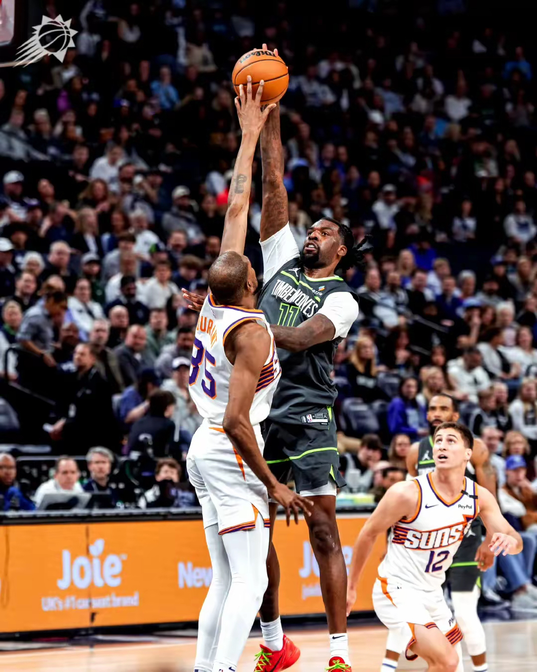 NBA季后赛加时末段再迎强敌，洛杉矶湖人主帅复盘，主帅态度：赛场秩序良好，轮换策略成焦点的简单介绍