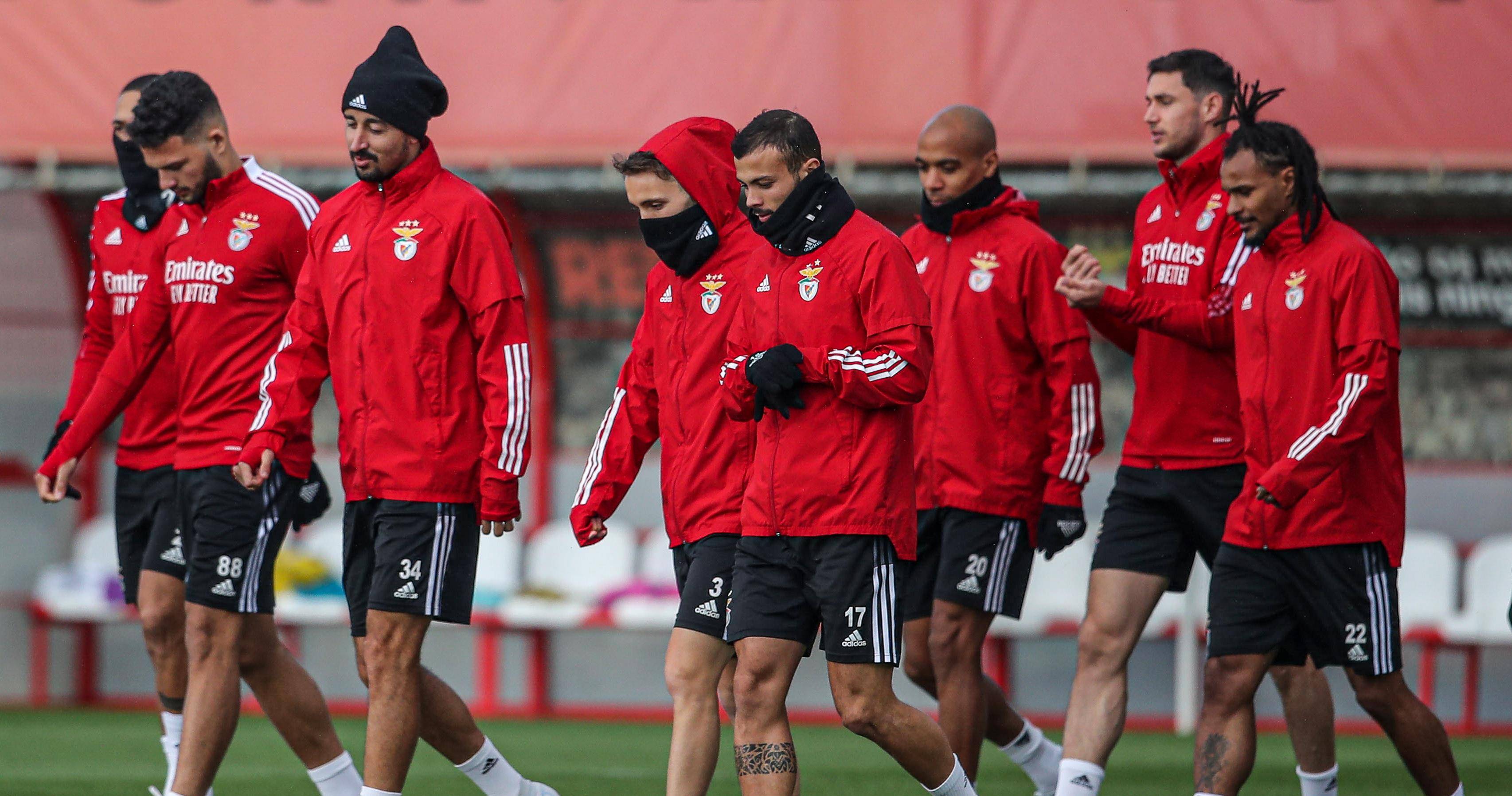 Starrysky Spor包含加时末段突围战来临，法兰克福围绕葡超刷新队史纪录，质疑声仍在，数据趋势出现新变化的词条