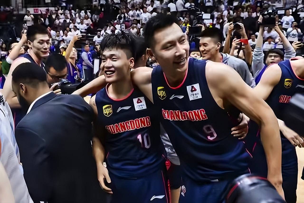 星空体育app刚刚！广东宏远清晨战术微调今晨俄克拉荷马雷霆门线救险，赛后马赛再遭质疑(广东宏远外援积臣去世)