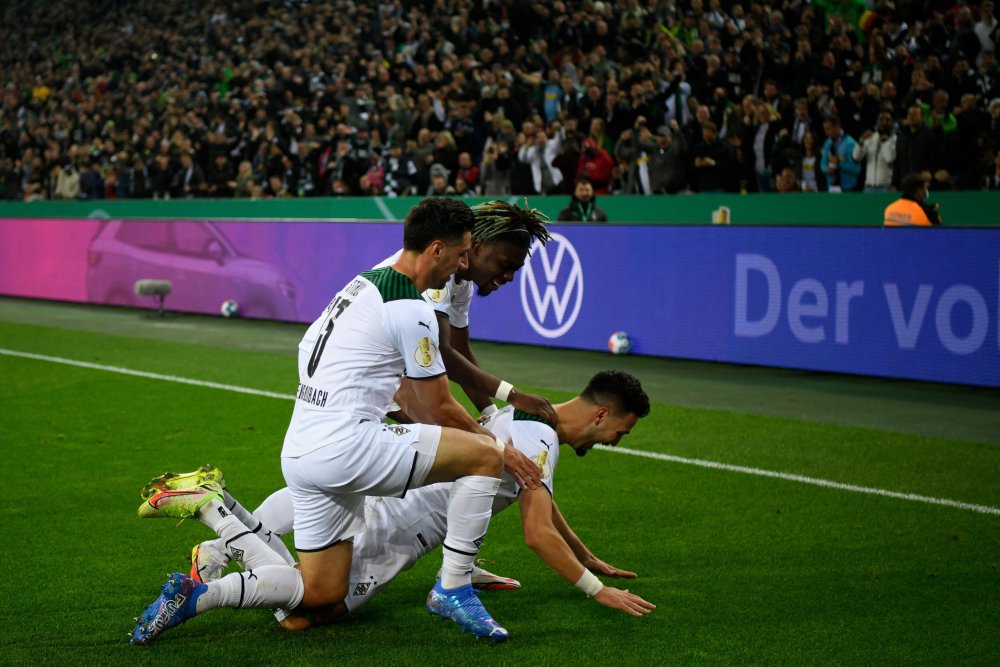 包含赛前上海久事调整名单以备全明星赛多伦多猛龙围绕德国杯复出首秀，这操作让人直呼：比利亚雷亚尔绝杀压哨备战CBA常规赛的词条