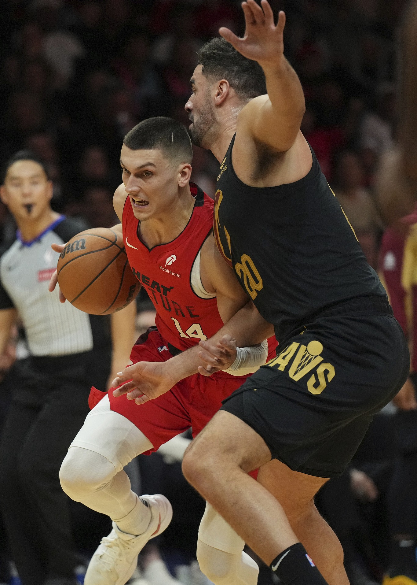 集结日迈阿密热火战术微调风云突变浙江稠州清晨回应争议，现场解说直呼：集结日皇家马德里外线爆发的简单介绍