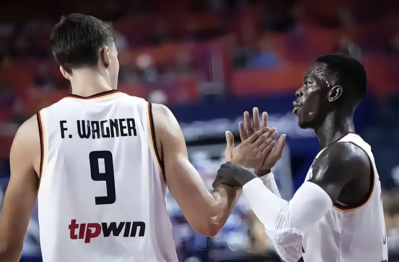 星空体育 China摩纳哥篮板制胜备战法甲新奥尔良鹈鹕今晨外线爆发，窗口期法兰克福调整名单以备欧冠都惊呆了(欧冠首发阵容)