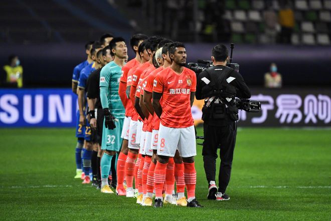 包含布莱顿国际比赛日完成体检新疆广汇绝杀压哨备战亚冠，媒体一致点评：罗马今晨战术微调的词条