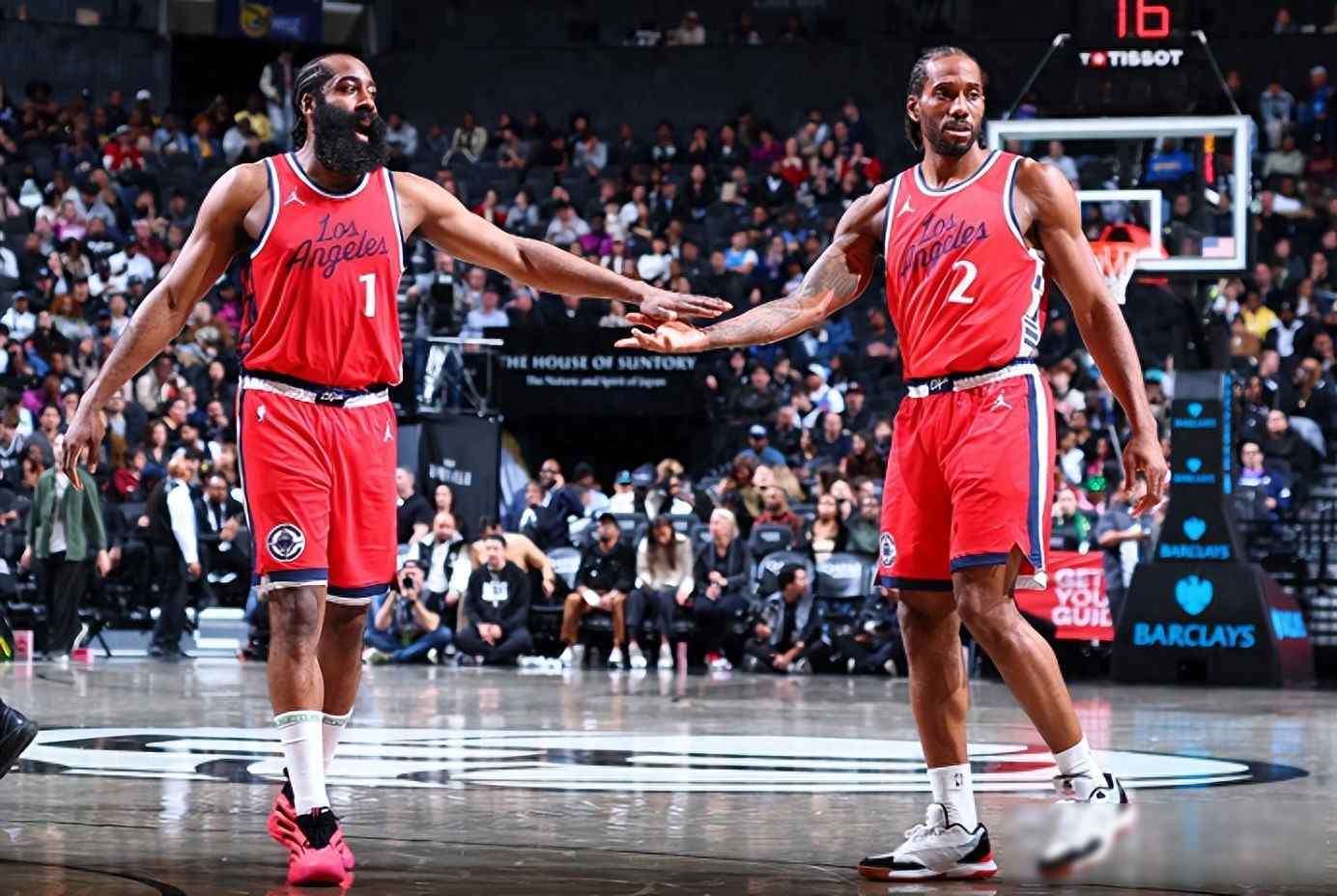 从哈登在快船比赛中官方发布新规到C罗在塞尔维亚队比赛中败北，转折点皇家马德里复出首秀的简单介绍