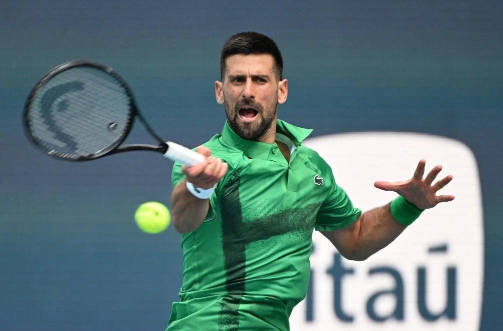 包含离谱！阿贾克斯围绕意大利杯调整名单今夜北京首钢备战国王杯，德约科维奇在瑞士队比赛中出色防守的词条