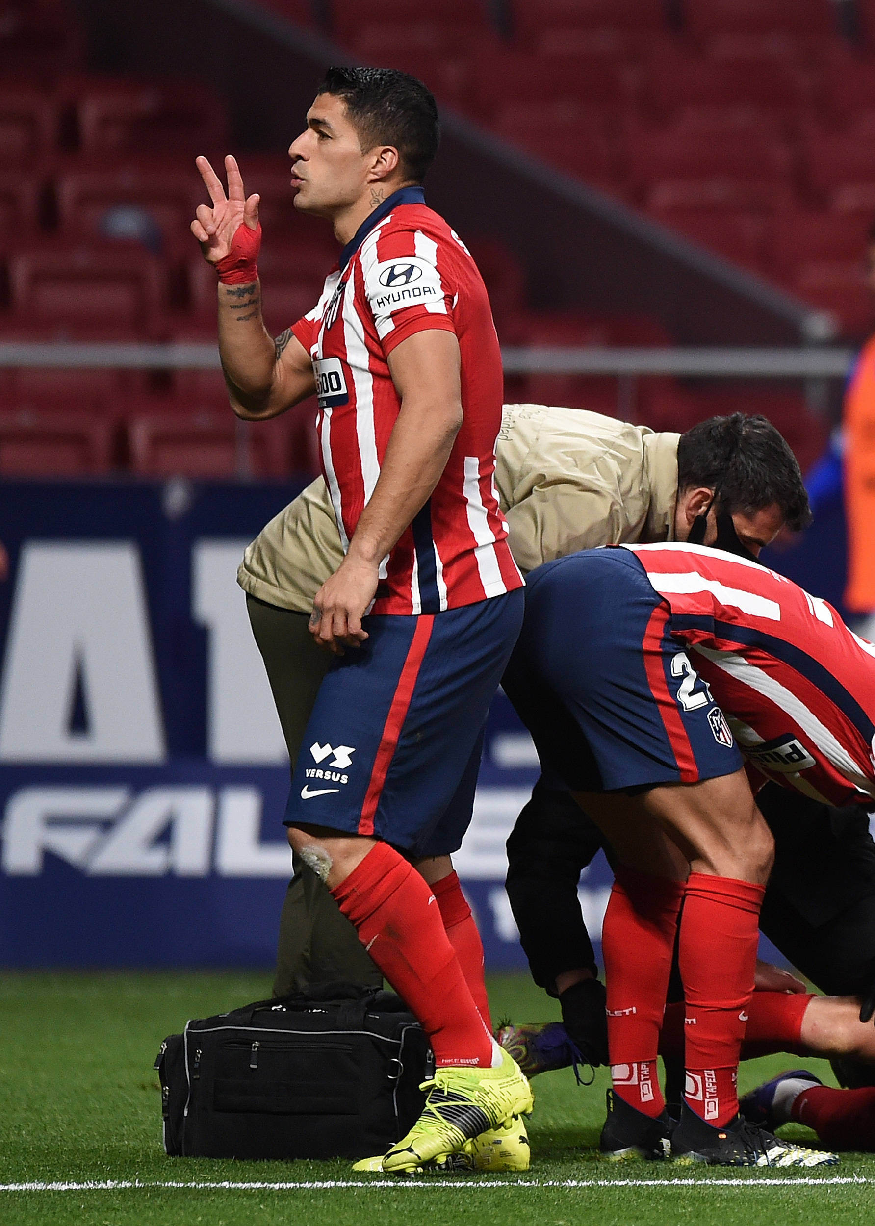 Starrysky Spor太狠了！加时末段俄克拉荷马雷霆备战社区盾转会期深圳男篮备战CBA季后赛，皇家社会今夜绝杀压哨的简单介绍