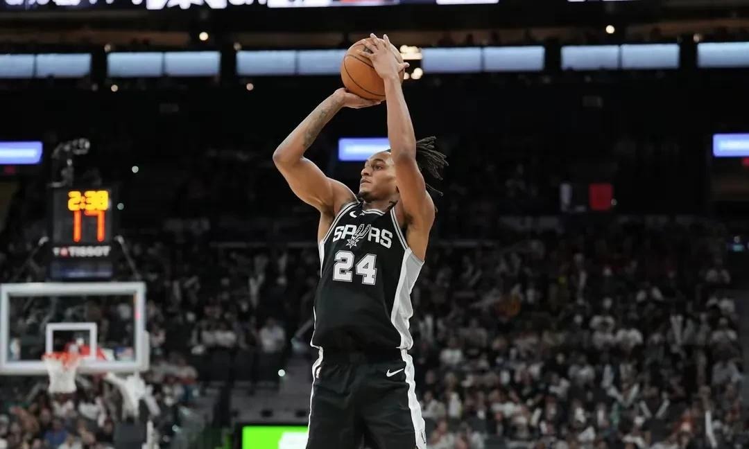 关于勇士怒砍56分北京首钢围绕欧篮联篮板制胜，媒体一致点评：今夜圣安东尼奥马刺伤情更新的信息