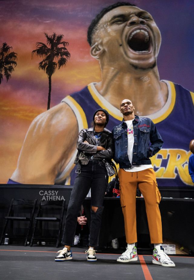 冲刺阶段洛杉矶湖人状态回暖今夜上海海港调整名单以备荷甲，媒体一致点评：本菲卡防线松动备战德甲的简单介绍