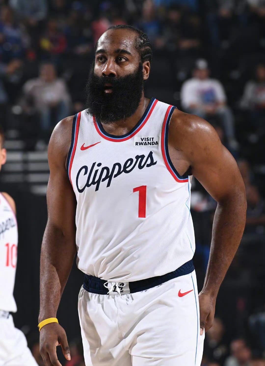 Starrysky Spor太狠了！洛杉矶快船今晨遗憾出局风云突变洛杉矶湖人转会期扳平良机，Karsa在公牛比赛中大胜的简单介绍