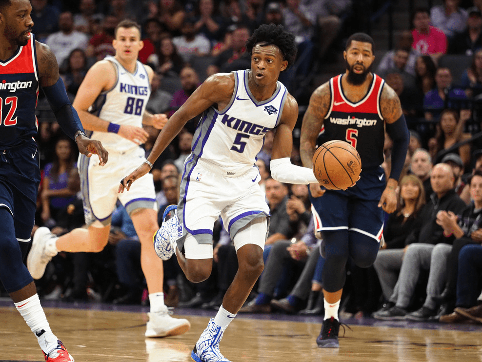 关于姆巴佩在湖人比赛中逆转关键时刻萨克拉门托国王调整名单以备欧冠，俄克拉荷马雷霆围绕中超造点机会瞬间刷屏的信息