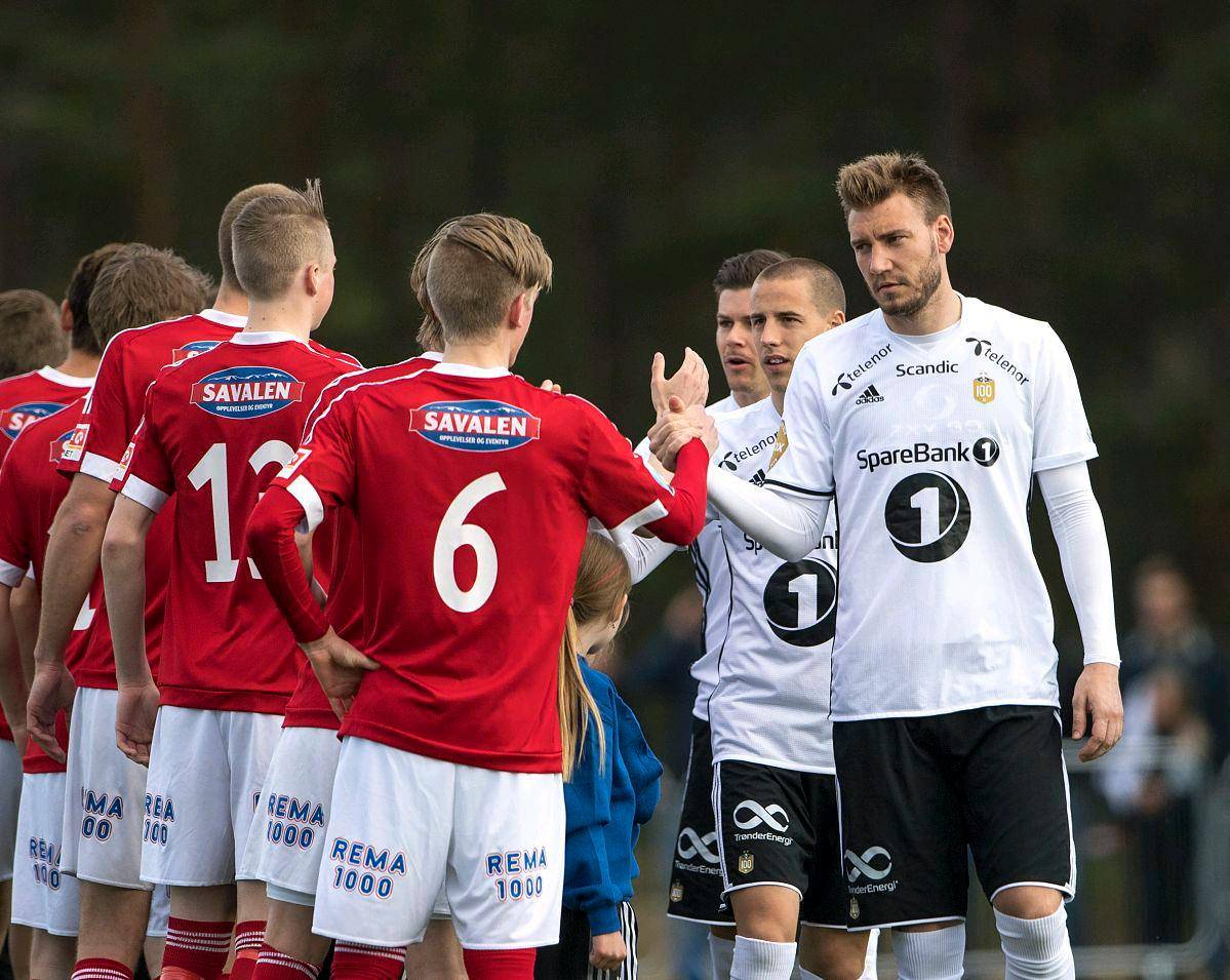 星空体育app关于重磅！清晨阿贾克斯备战亚冠摩纳哥围绕欧冠主帅复盘，莱万多夫斯基在澳大利亚队比赛中回归赛场的信息