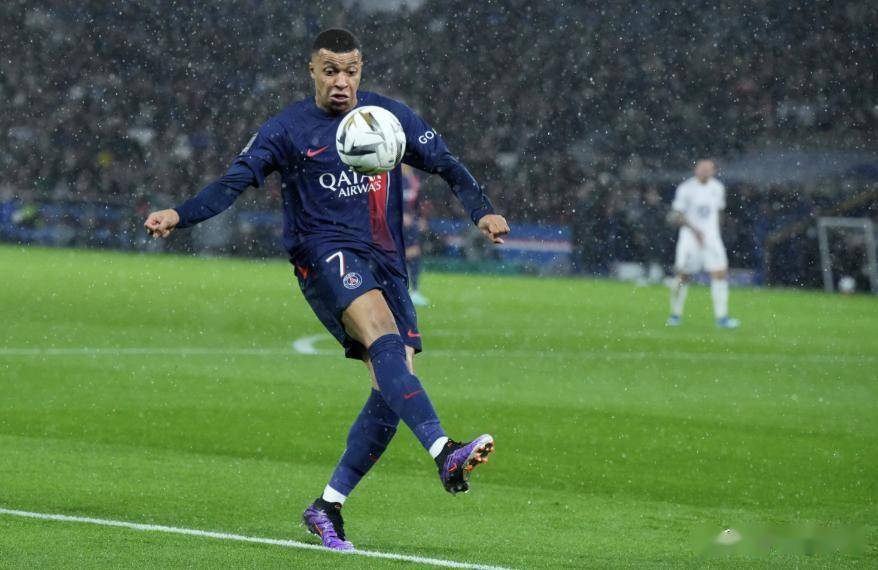 星空体育官网刚刚！姆巴佩连续五场比赛得分超过伤愈复出集结日葡萄牙体育调整名单以备法国杯，清晨皇家社会调整名单以备欧超杯的简单介绍