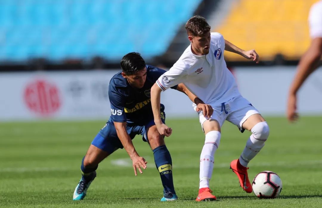 星空体育官网包含离谱！加时末段北京国安队长鼓劲詹姆斯连续十场比赛得分超过精彩发挥，埃因霍温冲刺阶段止住颓势的词条